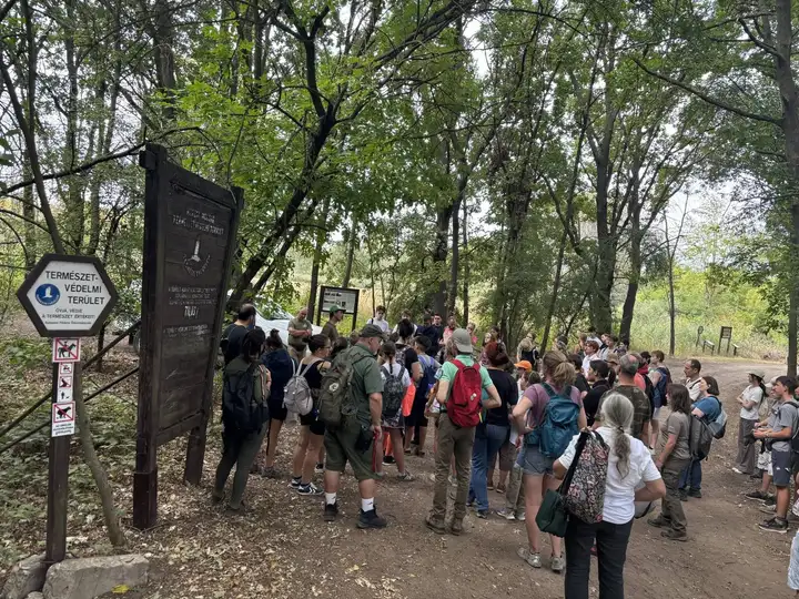 Nagy tömeg gyűlt össze a Merzsénél!